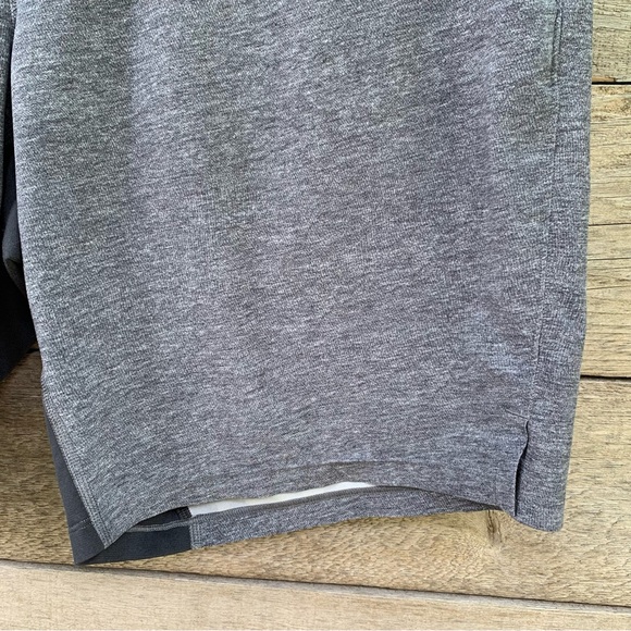 Lululemon THE Short Men M Linerless 9” Updated Heather Texture Printed Grey Coal - Picture 6 of 13